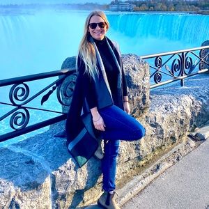 Meet your Posher, Monique